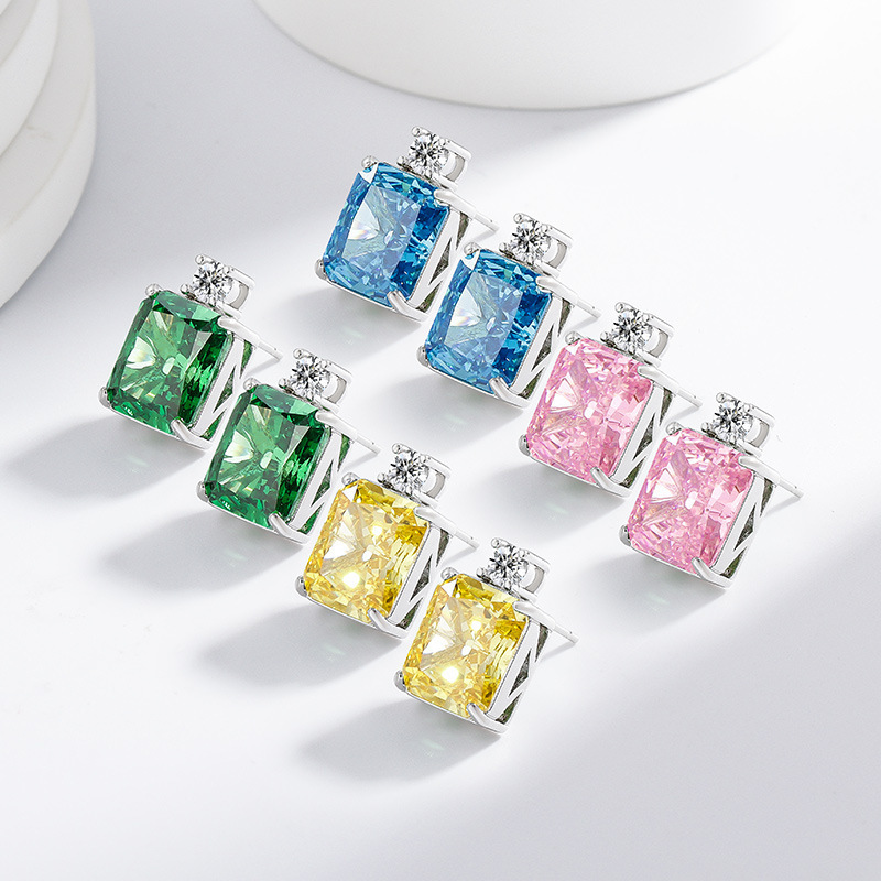 LAYA ต่างหูเพชรคาร์บอนสูงทรงดอ - Perfume Fine Fragrance บทวิจารณ์และราคา