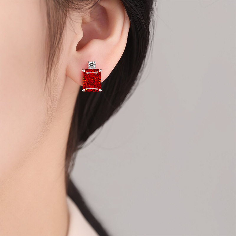 LAYA ต่างหูเพชรคาร์บอนสูงทรงดอ - Perfume Fine Fragrance บทวิจารณ์และราคา